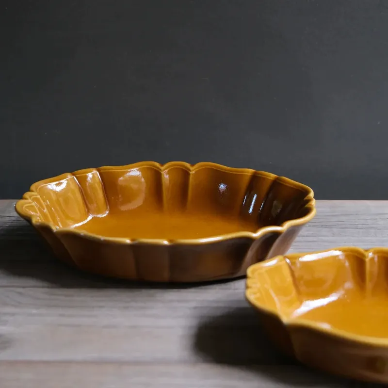 Scalloped Ceramic Baking Dish tableware view 3