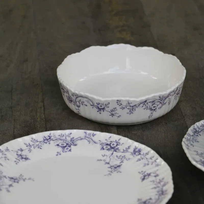 Stoneware Baking Dish with Floral Edge tableware view 2