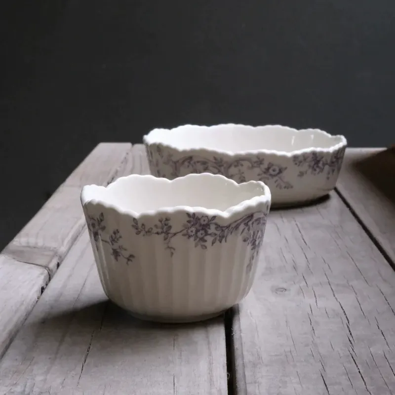Stoneware Baking Dish with Floral Edge tableware view 4