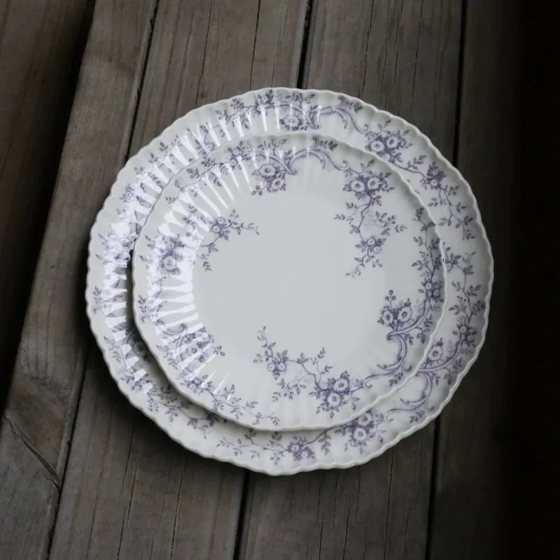 Stoneware Baking Dish with Floral Edge tableware view 8