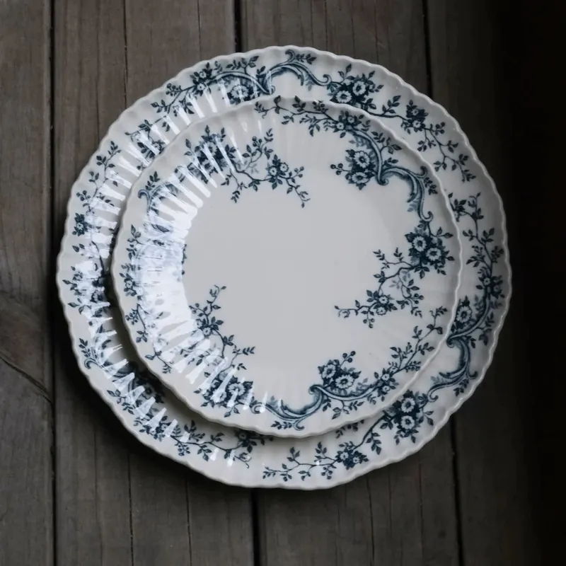 Stoneware Baking Dish with Floral Edge tableware view 12