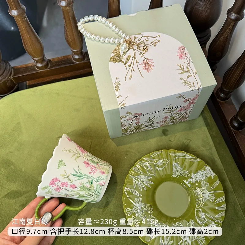 كوب سيراميك عتيق بزخرفة زهرية مع صحن tableware view 10