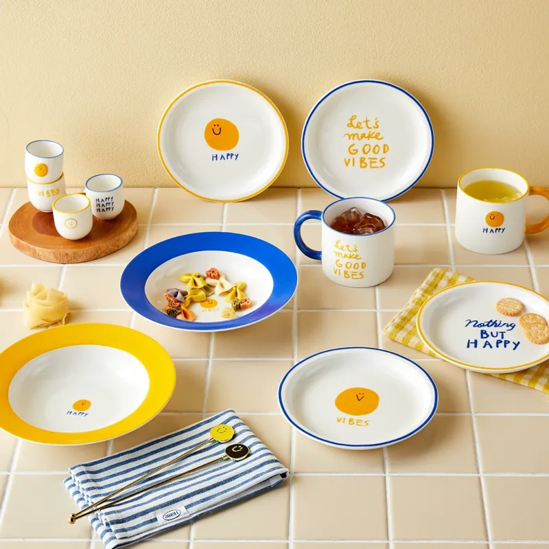 Porcelain Smiley Face Plate tableware view 2