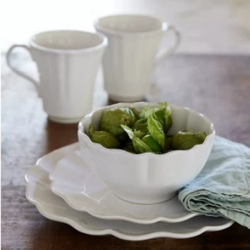 Service de table en porcelaine avec tasse à café tableware view 8