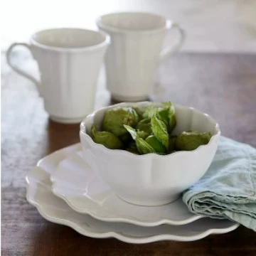 Service de table en porcelaine avec tasse à café tableware view 9