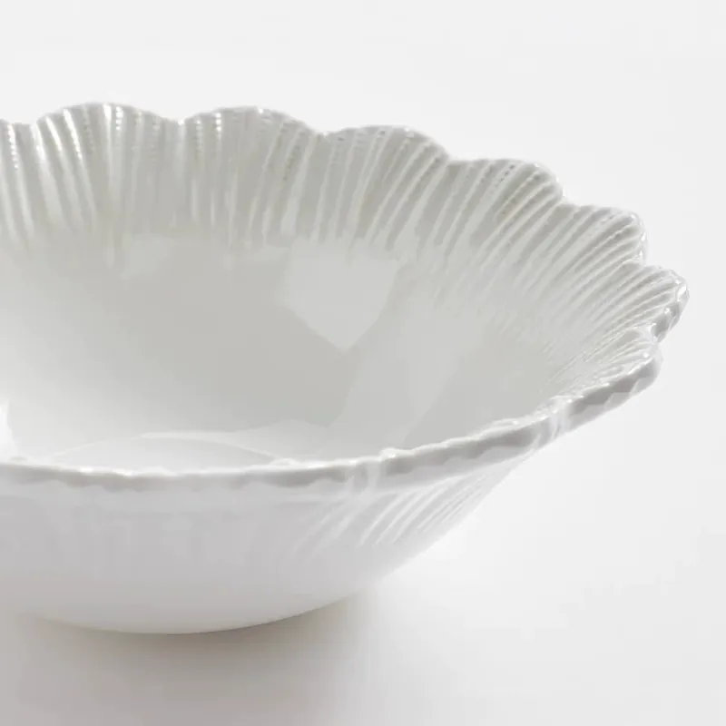 Porcelain Dinner Plate with Scalloped Edge tableware view 4