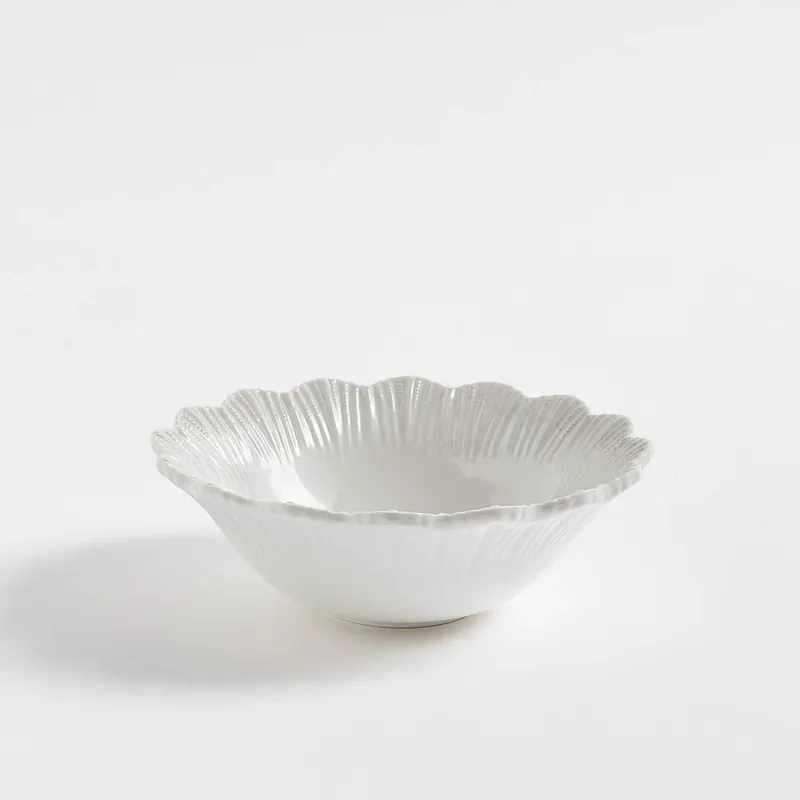 Porcelain Dinner Plate with Scalloped Edge tableware view 6