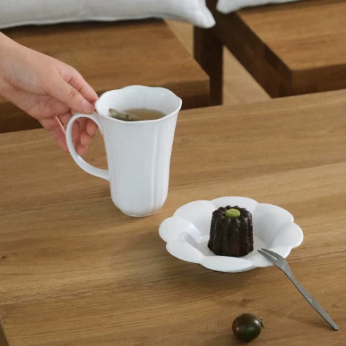 Porcelain Mug with Waisted Design tableware view 6