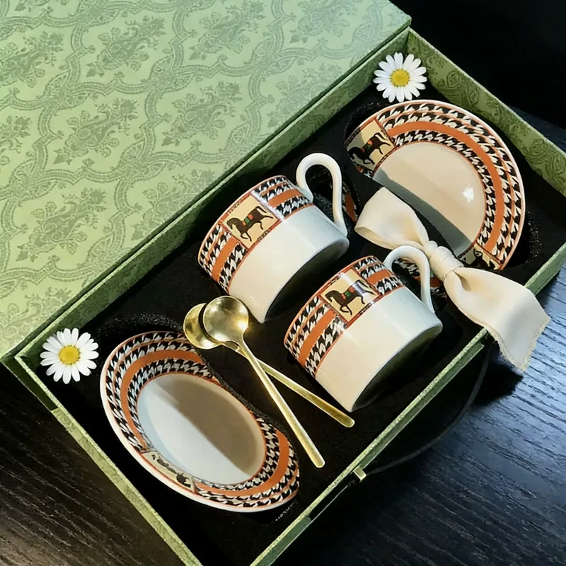 Conjunto de xícaras de café de cerâmica