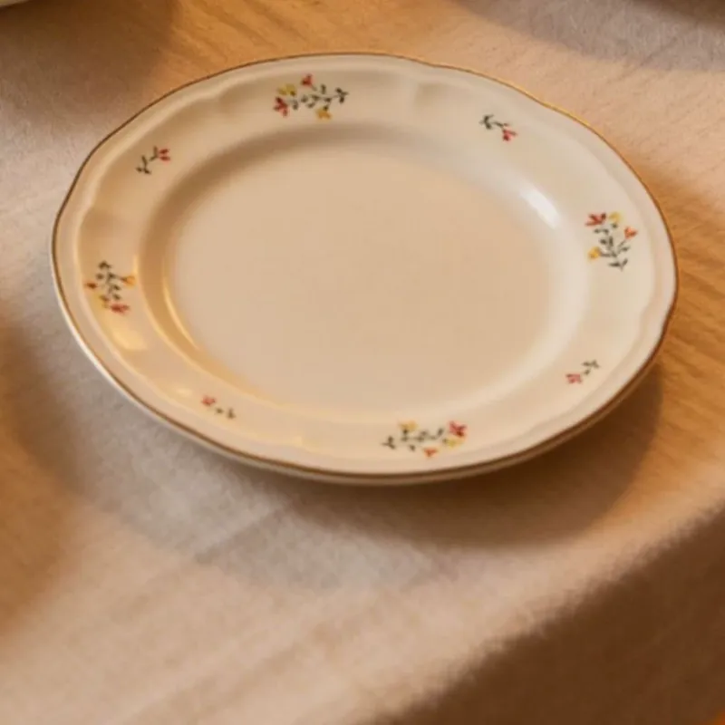 Service de table en porcelaine à motif floral tableware view 9
