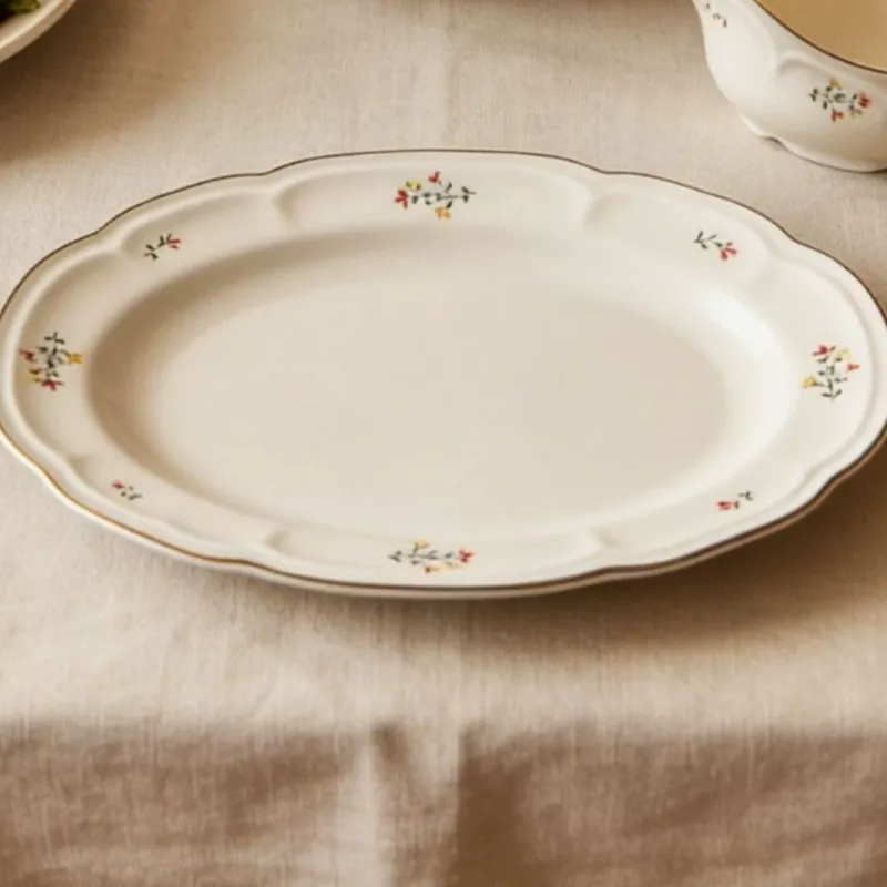 Service de table en porcelaine à motif floral tableware view 11