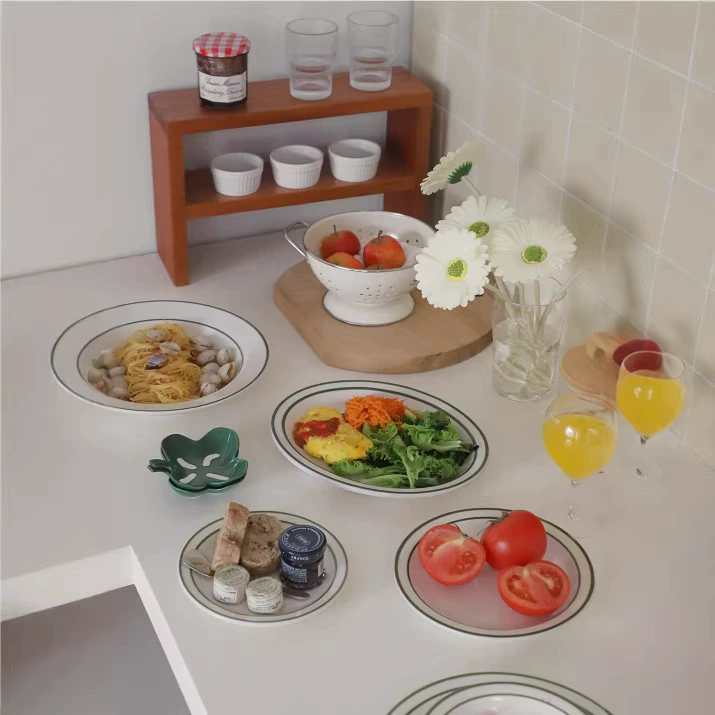 Prato de salada de porcelana
