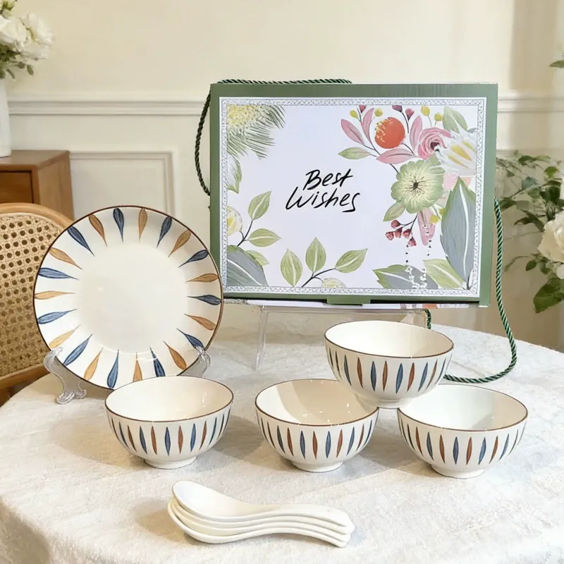 Керамический столовый набор с мисками и тарелками tableware
