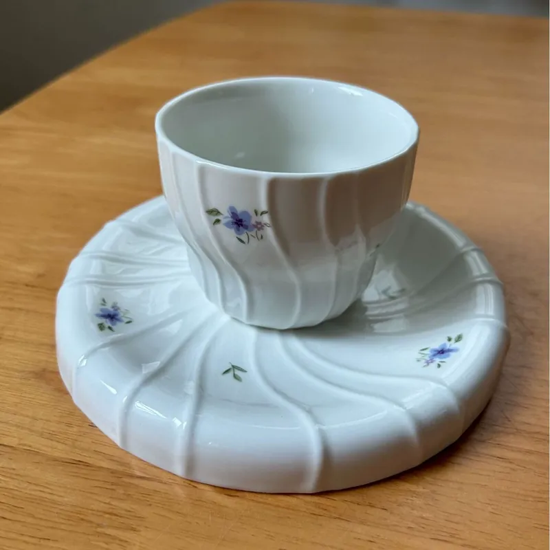 طقم فنجان قهوة وصحن سيراميك فرنسي عتيق tableware view 5