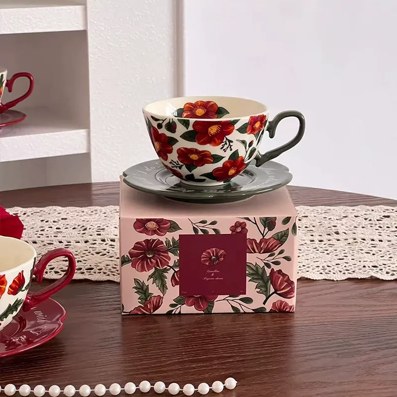 Conjunto de xícara de café e pires de cerâmica vintage rosa vermelha tableware view 3