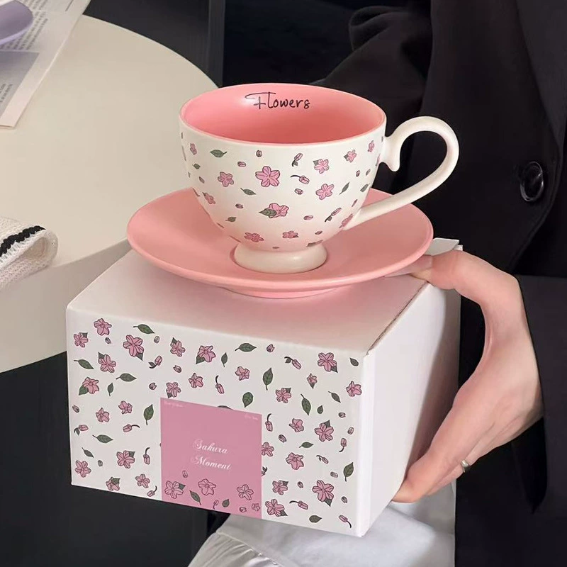 Набор керамической кофейной чашки и блюдца с цветочным узором tableware view 6