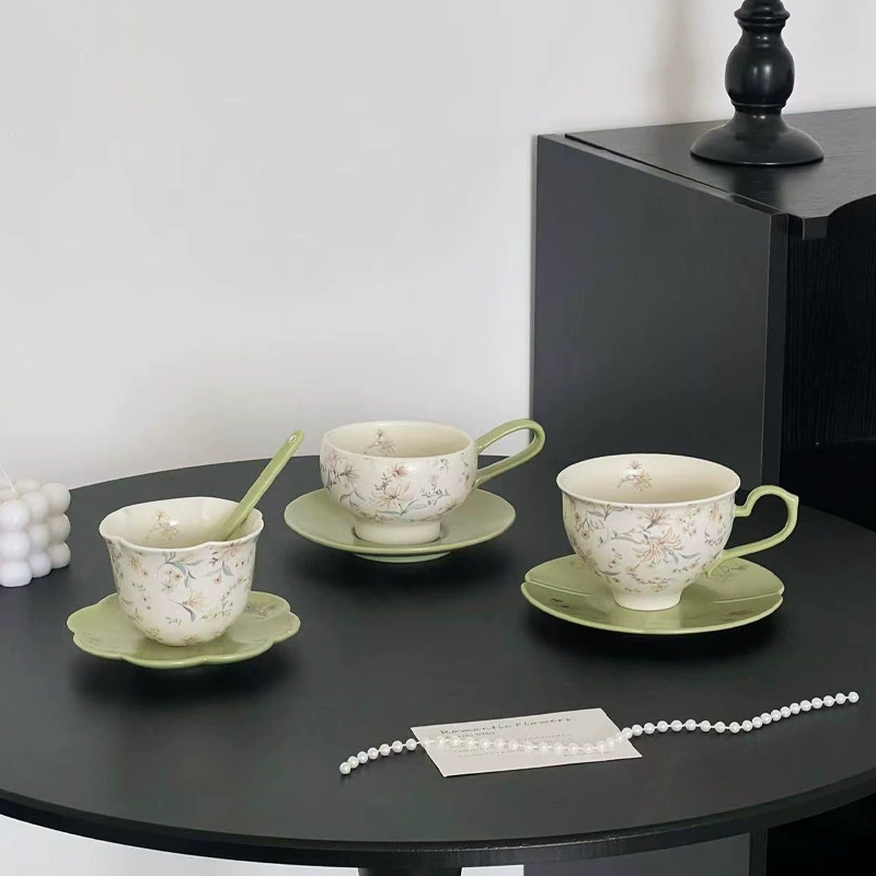 Juego de taza de café y platillo de cerámica verde tableware view 3
