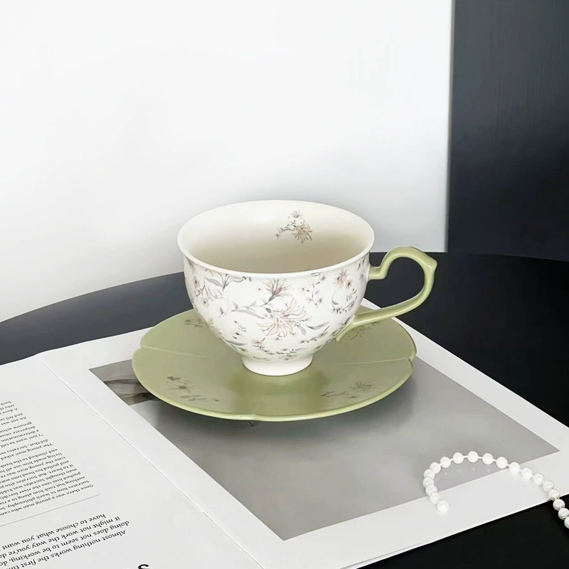 Juego de taza de café y platillo de cerámica verde tableware view 8