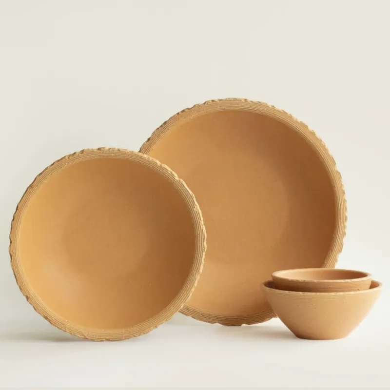Porcelain Dinnerware Set with Scalloped Edge