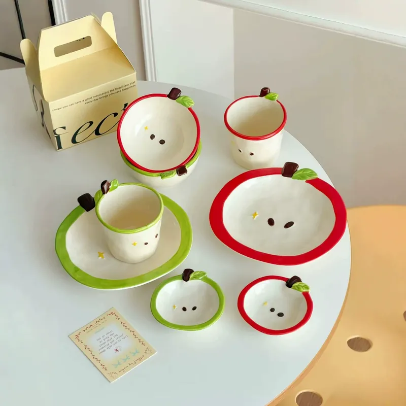 Assiette pomme en porcelaine tableware view 2