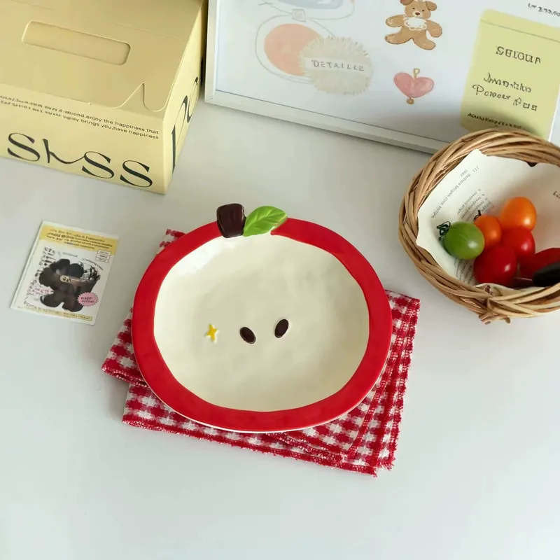 Assiette pomme en porcelaine tableware view 3