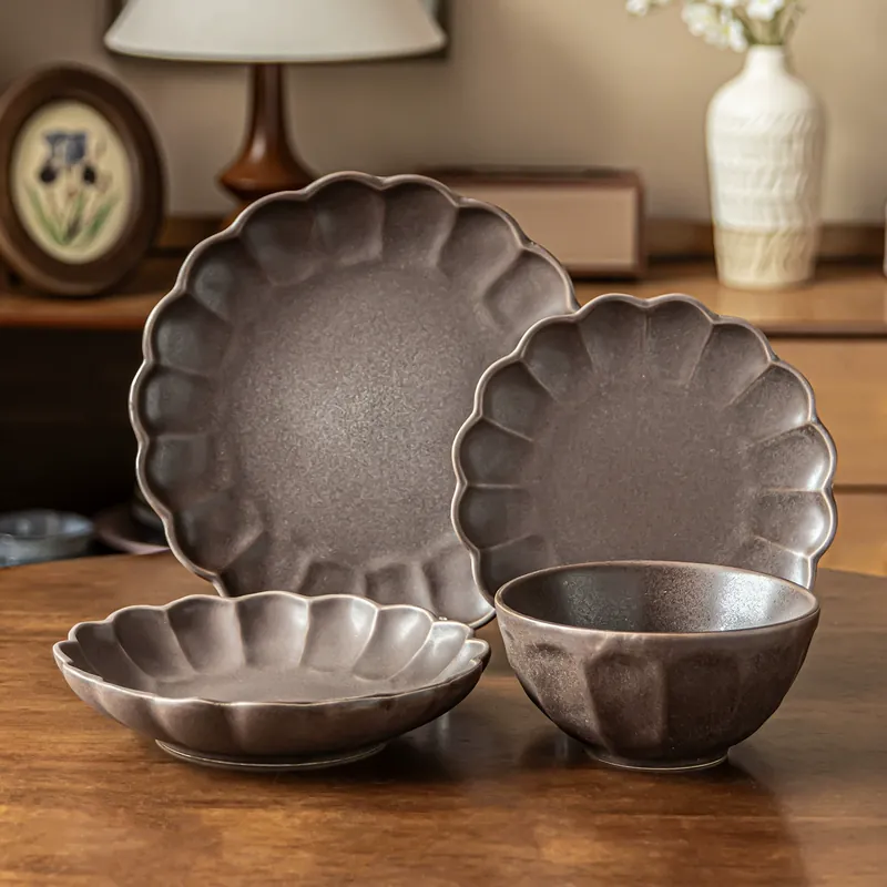 طبق سيراميك ياباني بحافة زهرية tableware view 4