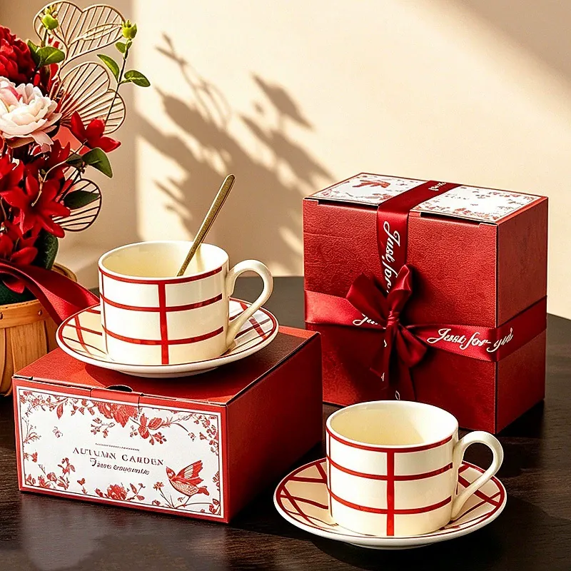Conjunto de presente de xícaras de café de cerâmica xadrez vermelho tableware view 2