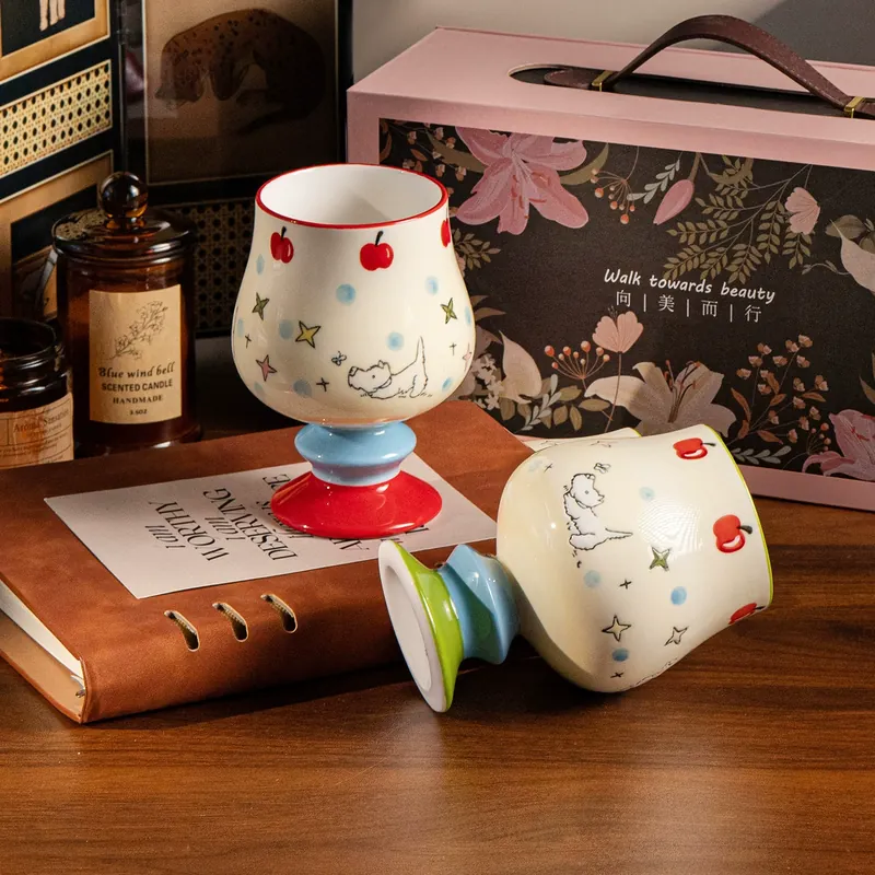Tasse en porcelaine tableware view 3
