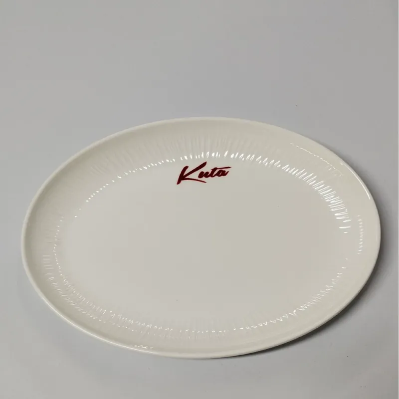 Assiette en porcelaine avec logo personnalisé tableware view 9