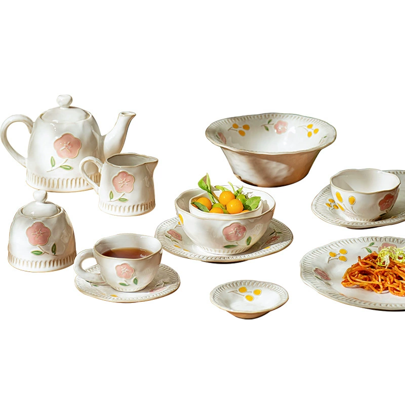 Service de vaisselle en porcelaine peint à la main tableware view 5