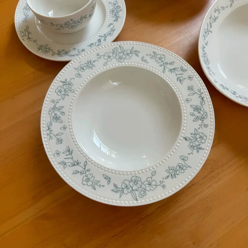 Французский обеденный набор из керамики с цветочным тиснением tableware view 5