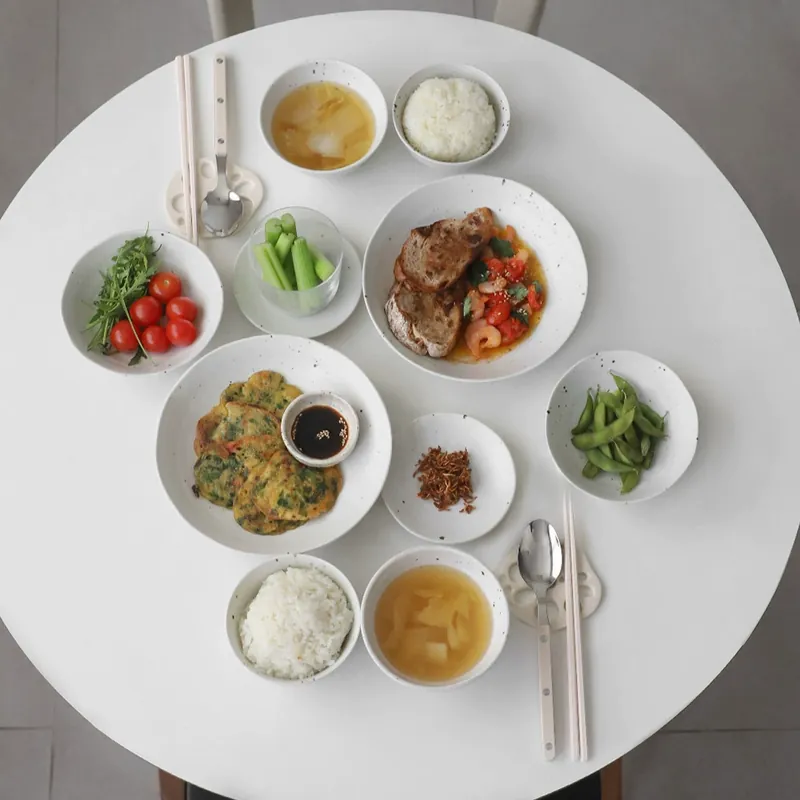 Набор керамических миски и тарелки неправильной формы с крапинками tableware view 2