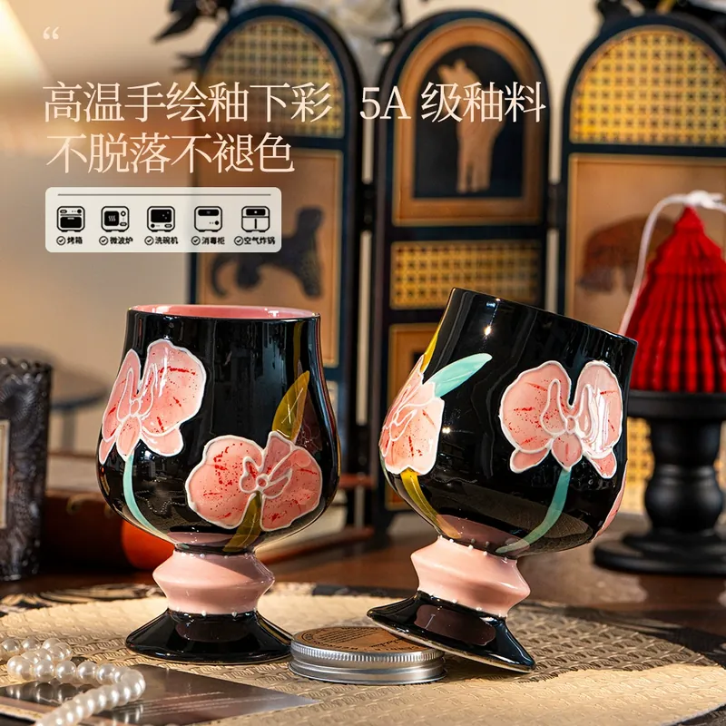كوب خزفي مرسوم يدويًا بتصميم زنبق tableware view 2