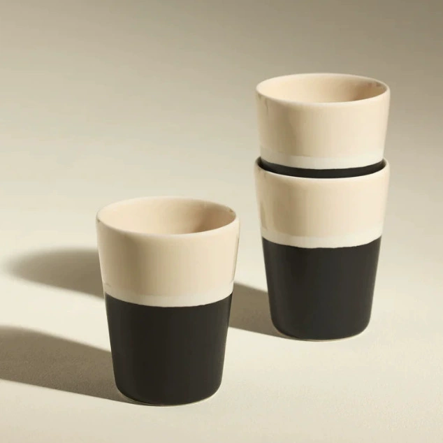 كوب خزفي أسود وأبيض متعدد الطبقات tableware view 3