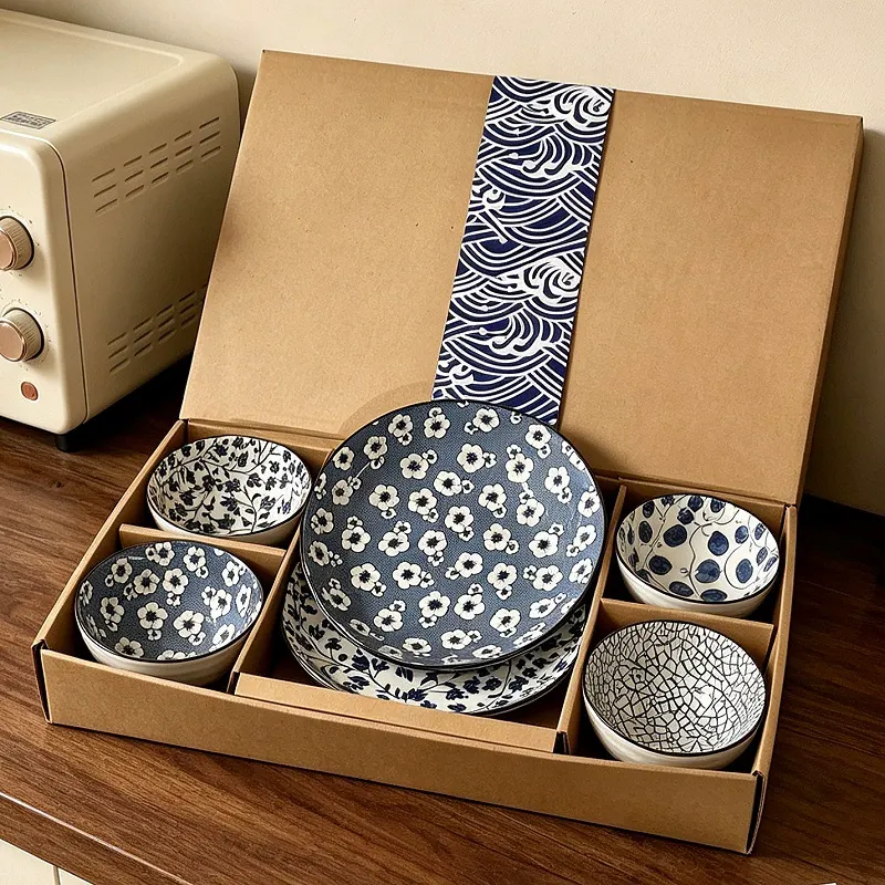 Service de vaisselle en porcelaine bleue et blanche tableware view 4