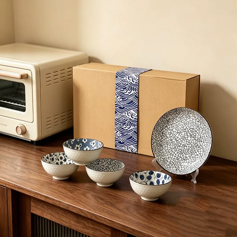 Service de vaisselle en porcelaine bleue et blanche tableware view 8