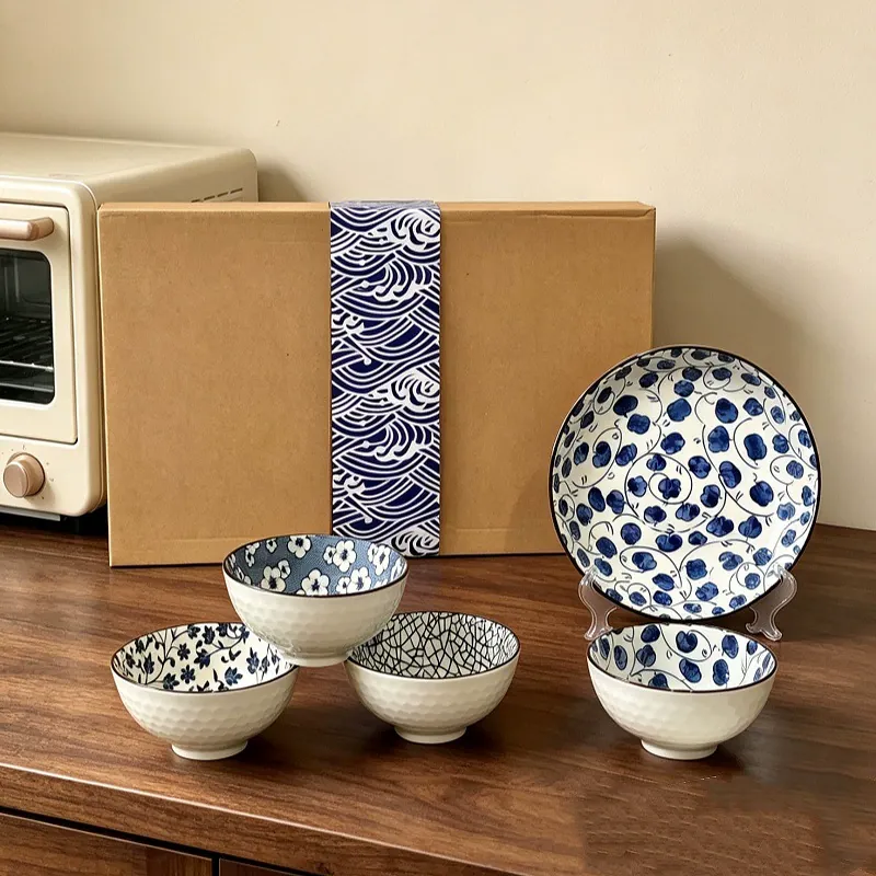 Service de vaisselle en porcelaine bleue et blanche tableware view 9
