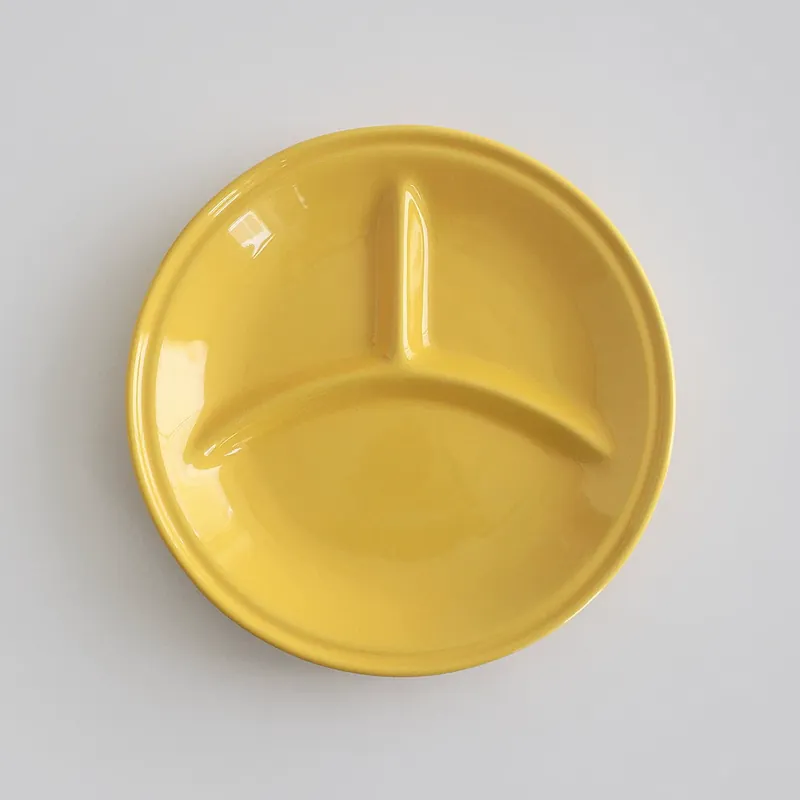 Жёлтая керамическая тарелка с тремя отделениями tableware view 6
