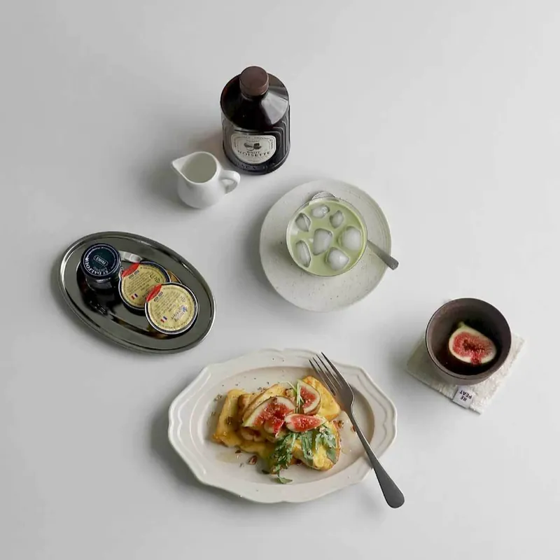Овальная керамическая тарелка матово-белая tableware view 2