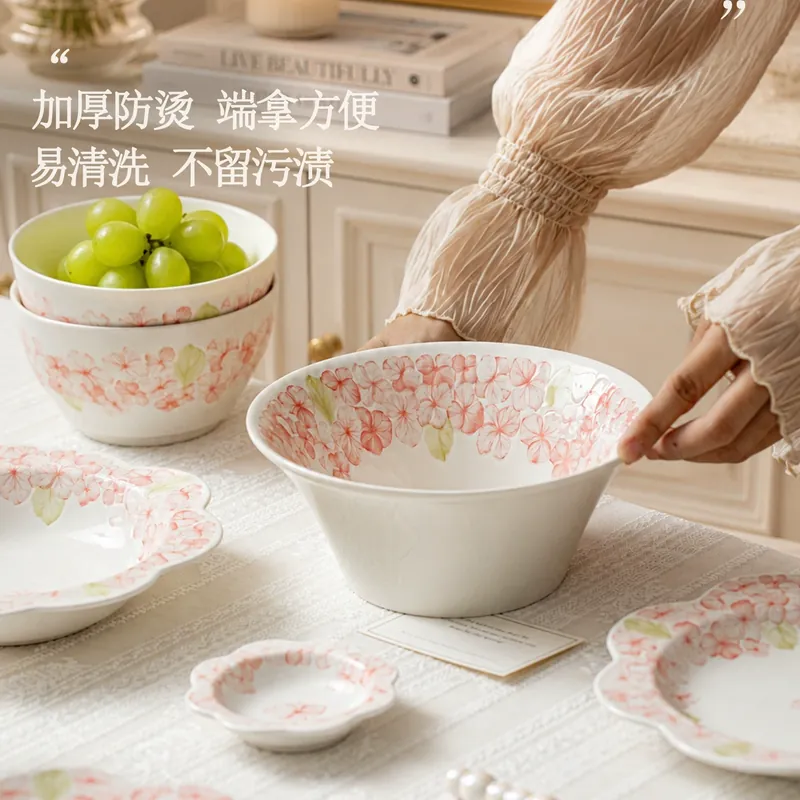 Service de vaisselle en porcelaine avec motif Fée des fleurs tableware view 3