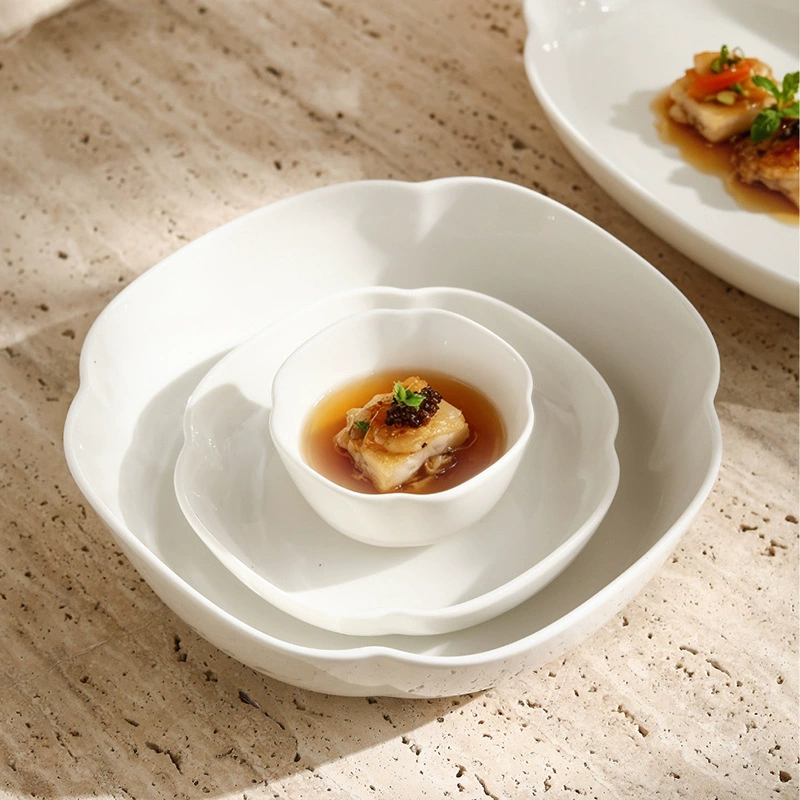 طقم وعاء وطبق سيراميك أبيض بشكل بتلة tableware view 3