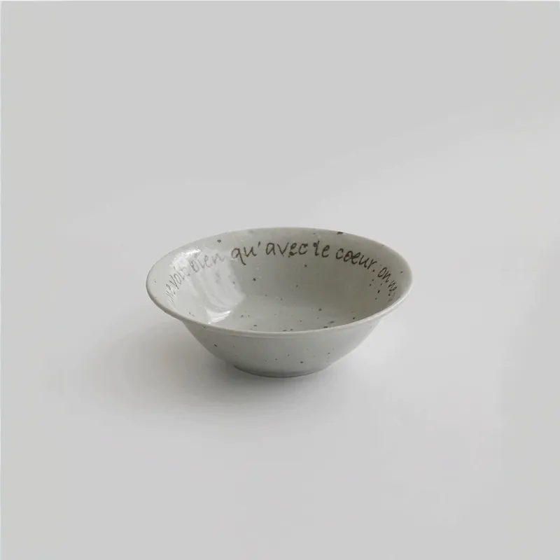 وعاء سيراميك غير منتظم بحرف tableware view 3