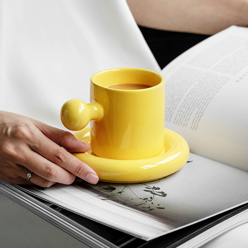 도자기 머그컵 tableware view 2