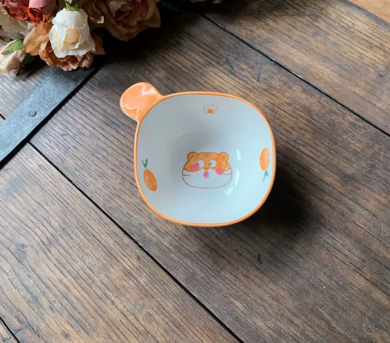 طقم طبق ووعاء سيراميك مرسوم يدويًا tableware view 2