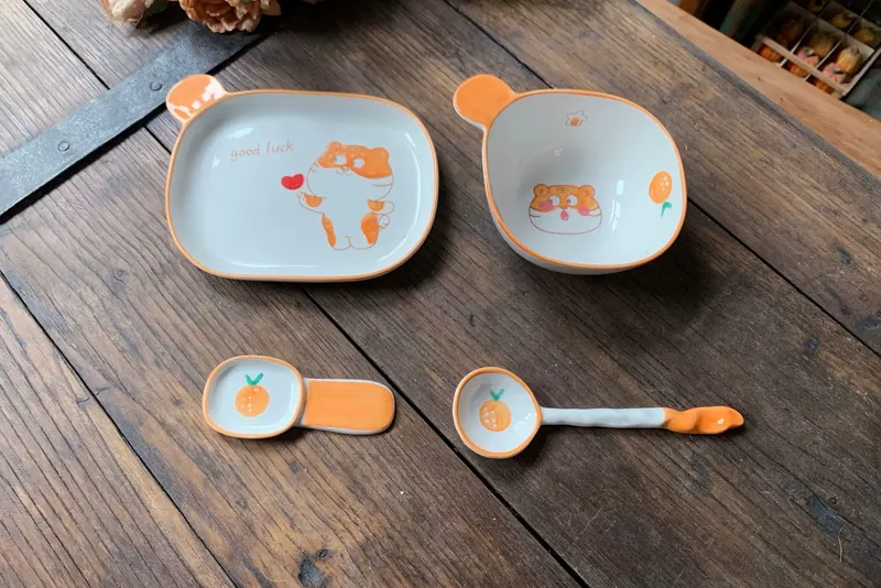طقم طبق ووعاء سيراميك مرسوم يدويًا tableware view 5