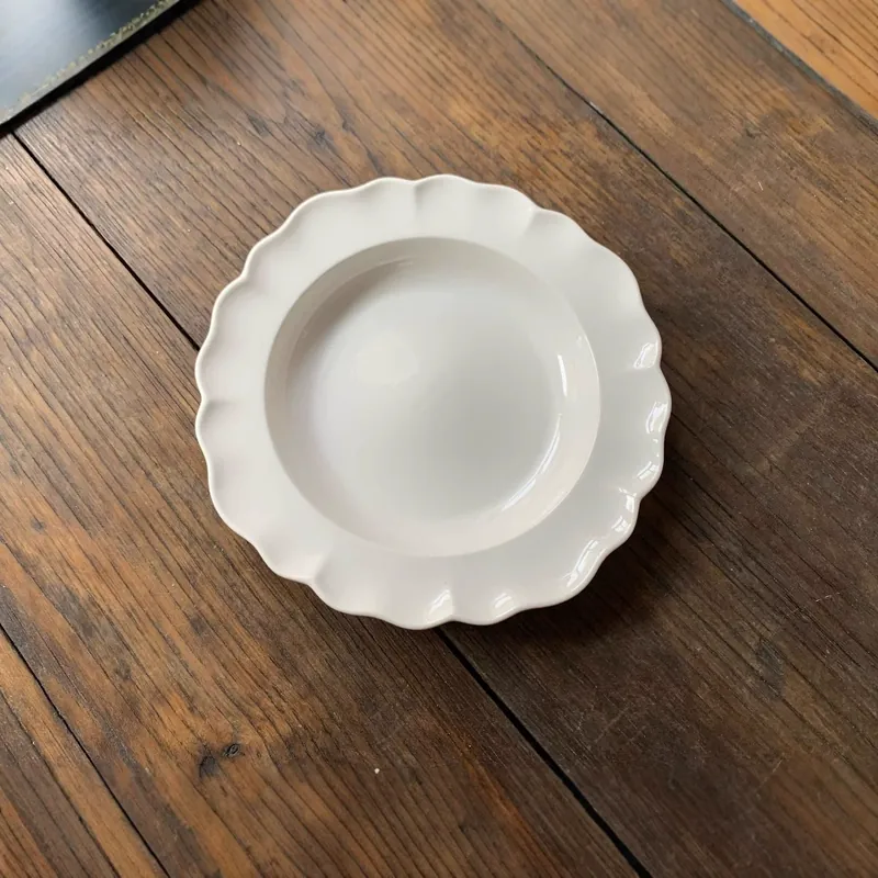 Керамическая десертная тарелка кружево tableware view 2