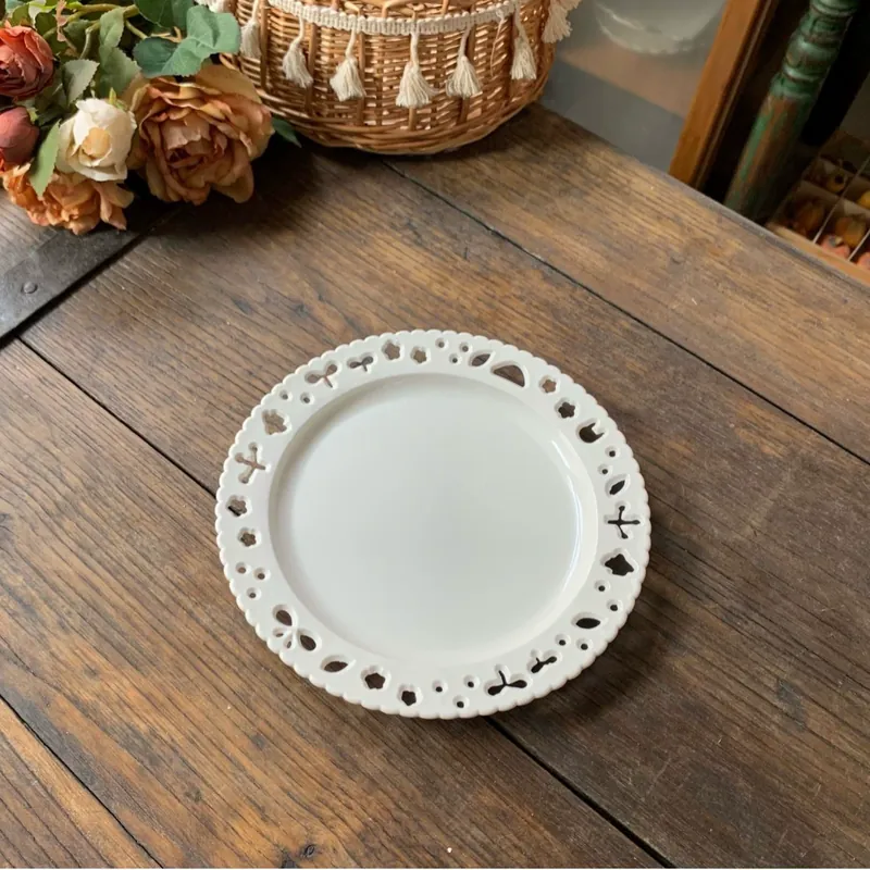 Openwork Ceramic Cake Plate tableware view 3