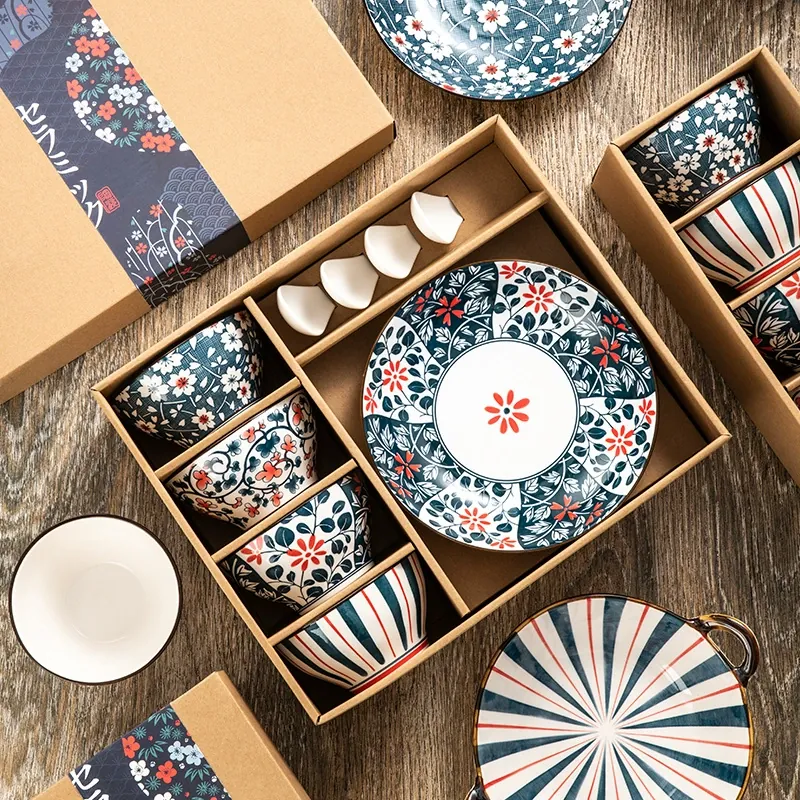 Jogo de jantar de porcelana em caixa kraft