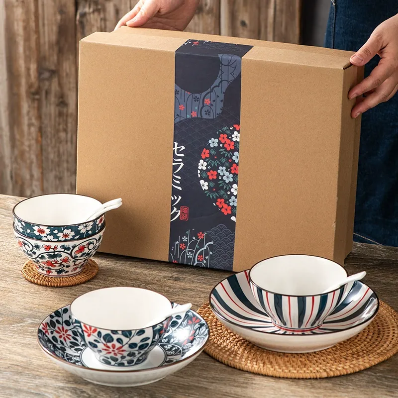 크라프트 상자에 담긴 도자기 식기 세트 tableware view 3