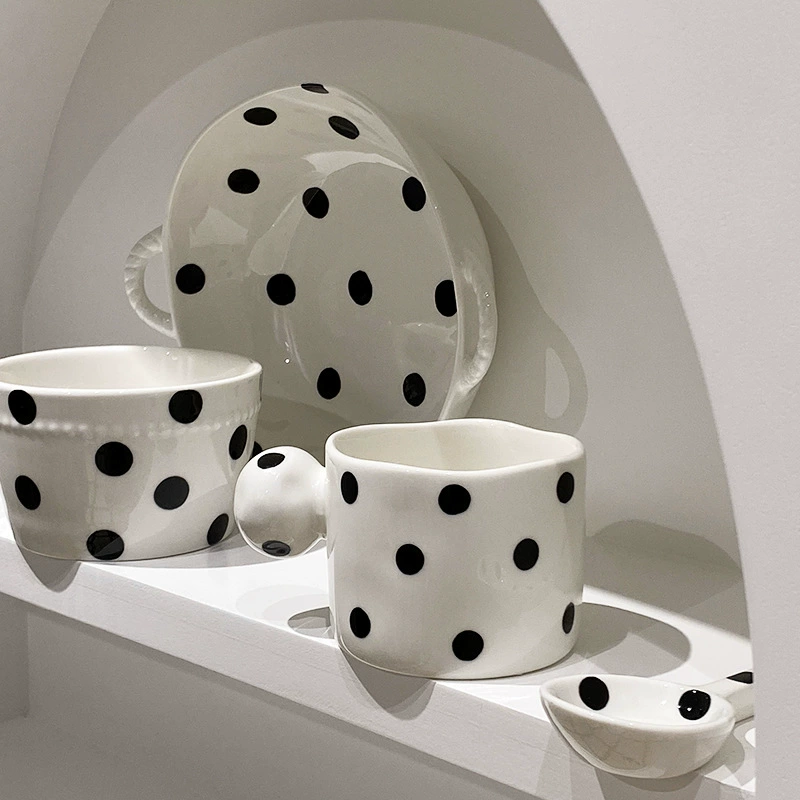 Polka Dot Ceramic Dinnerware Set tableware view 3